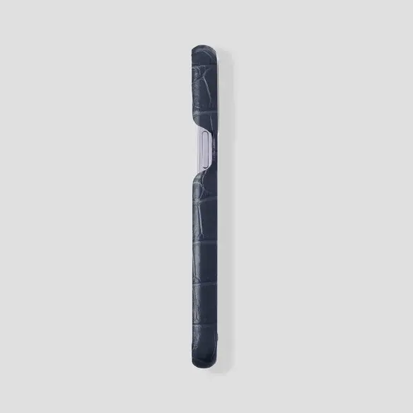 Classic Alligator Case for iPhone 16